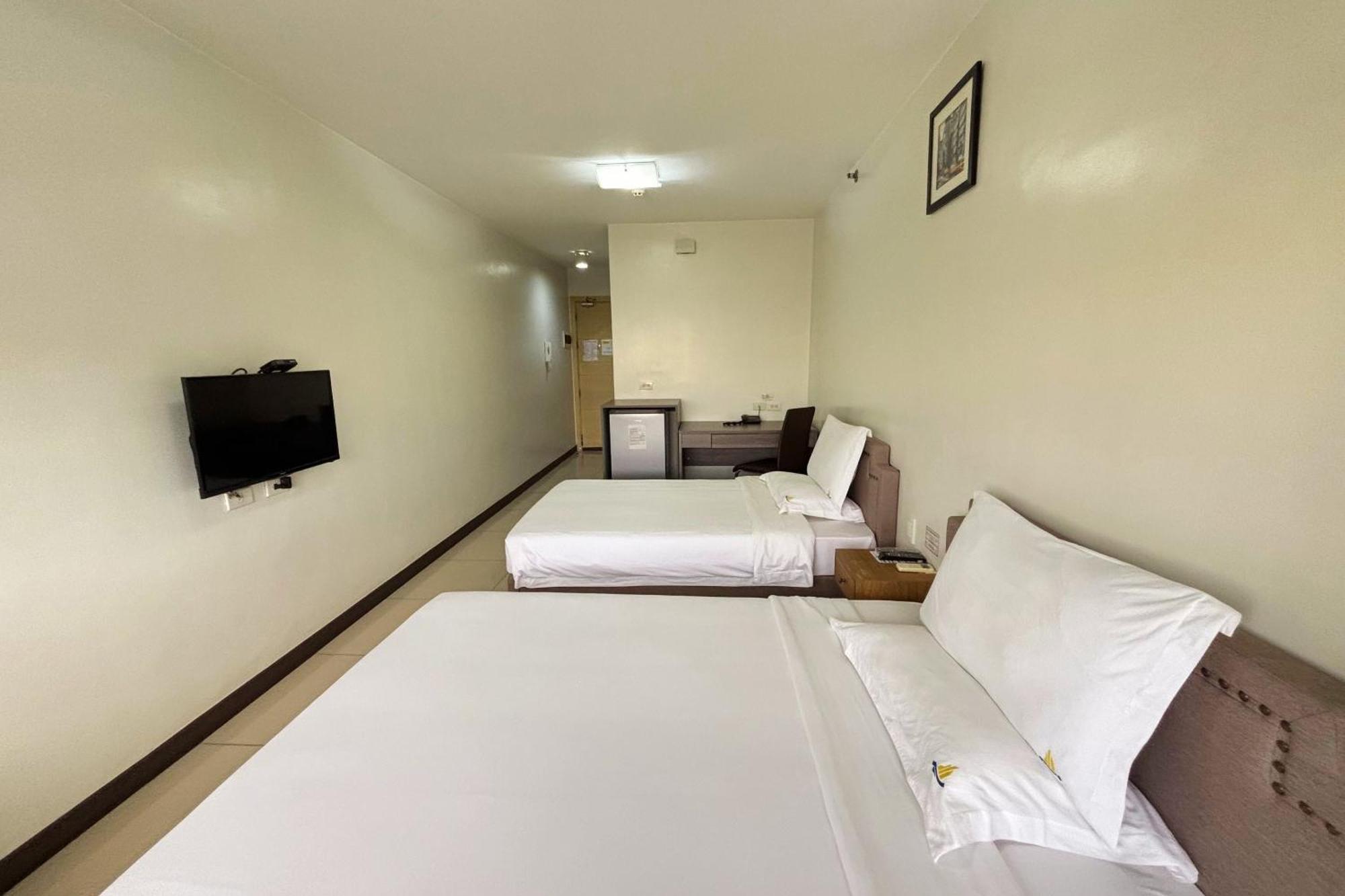 Extremeli Suites Manila Powered By Cocotel Zewnętrze zdjęcie